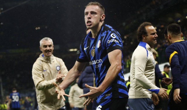 米体：由于国米换帅，弗拉泰西现在更可能继续留队