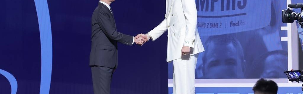 杨瀚森发文:努力扎根将梦想延续 生日礼物我很喜欢