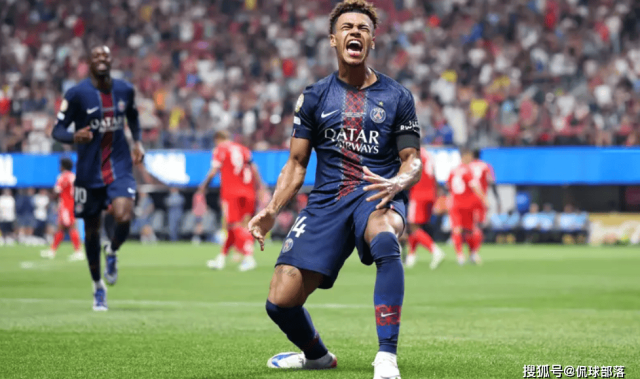 2人被红牌罚下！新科欧冠冠军2-0，杀进世俱杯四强，还送拜仁出局