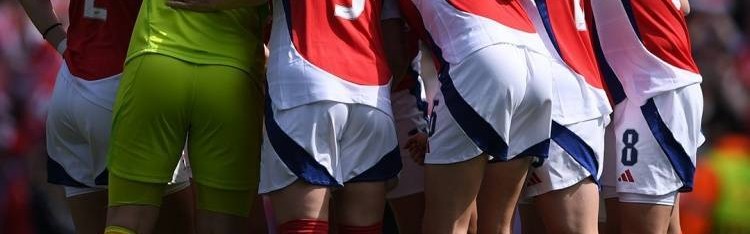 女足欧冠半决赛首回合，阿森纳主场1-2不敌里昂