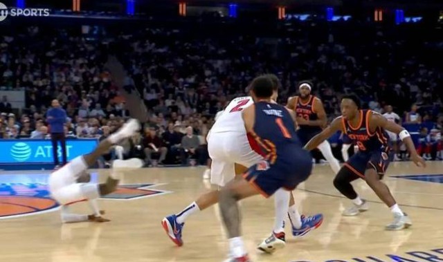 曼联4-1逆转双杀，与热刺决赛争冠！芒特2球复活增阿莫林欧冠希望