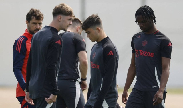 绝了！曼联“抬”纽卡进欧冠，希勒隔空喊话太扎心！红魔球迷：我们呢？