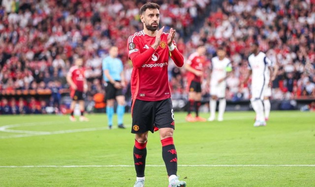 曼联卖队长？新月报价1亿镑求购B费 拜仁巴黎也想签他