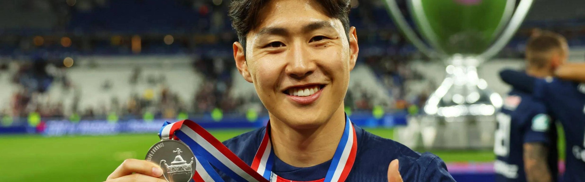 恭喜！巴黎确认夏季首笔引援，皇马弃将加盟，核心球员离队